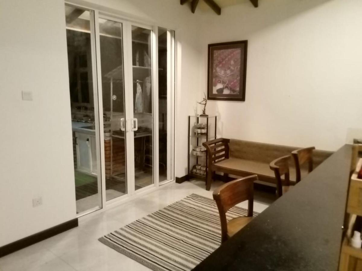 The Bliss Hostel Kandy Buitenkant foto