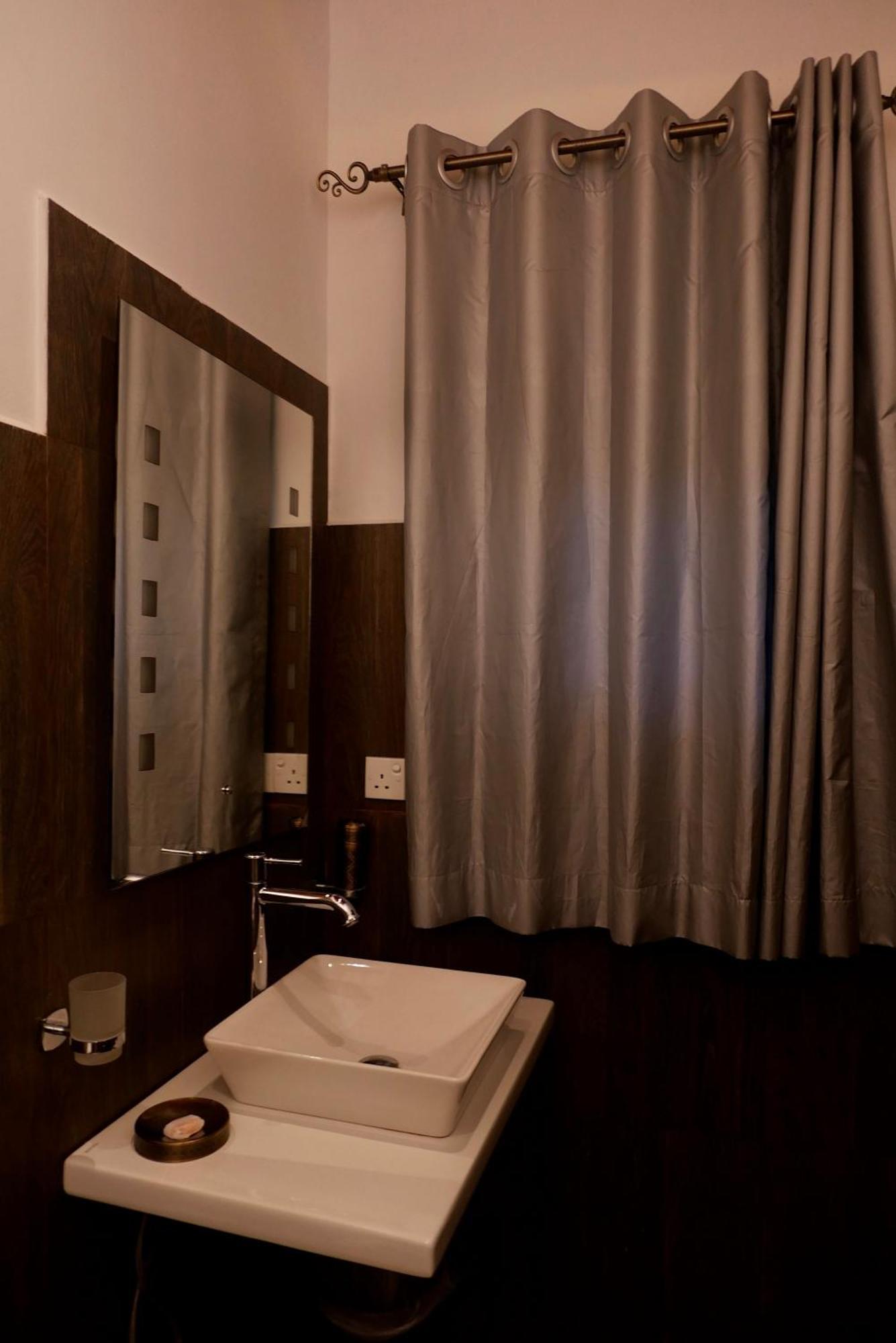 The Bliss Hostel Kandy Buitenkant foto