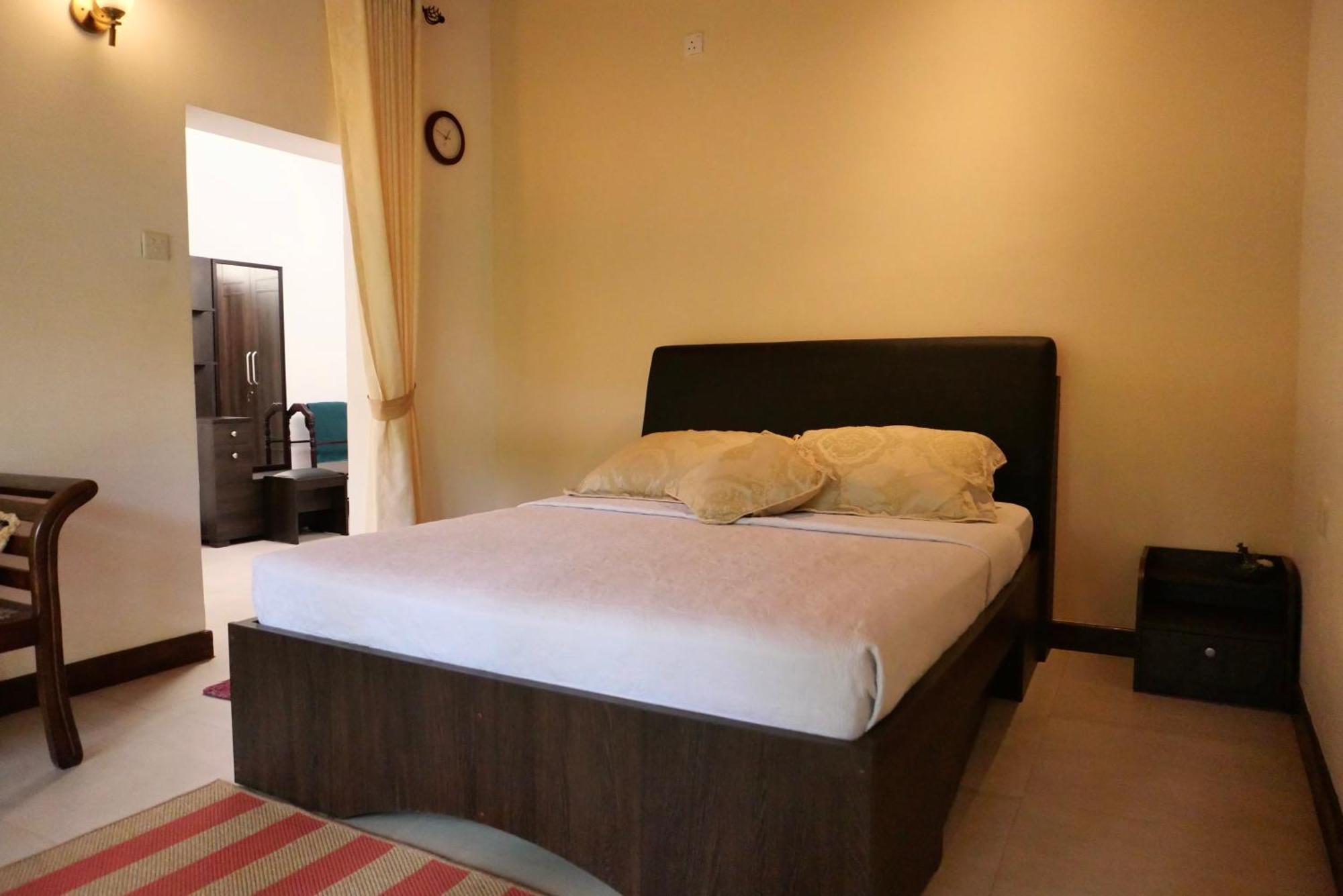 The Bliss Hostel Kandy Buitenkant foto
