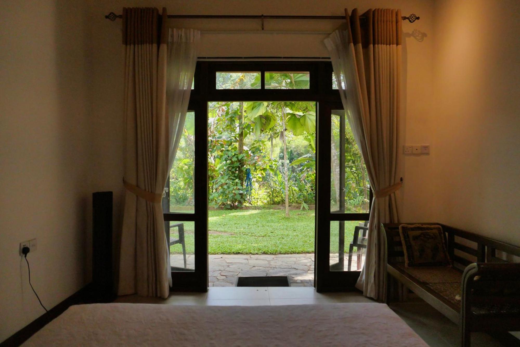 The Bliss Hostel Kandy Buitenkant foto