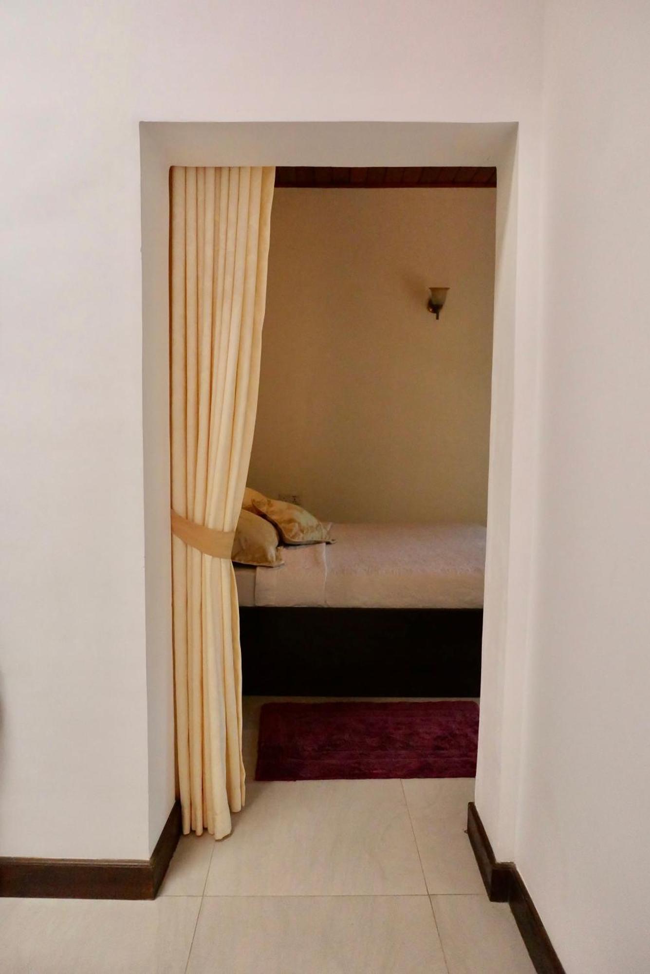 The Bliss Hostel Kandy Buitenkant foto